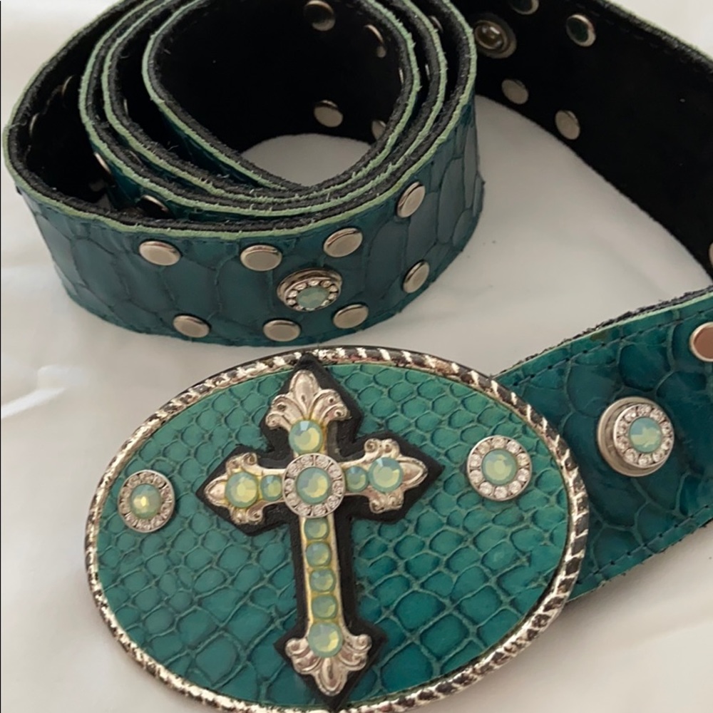 Michelle Monroe belt